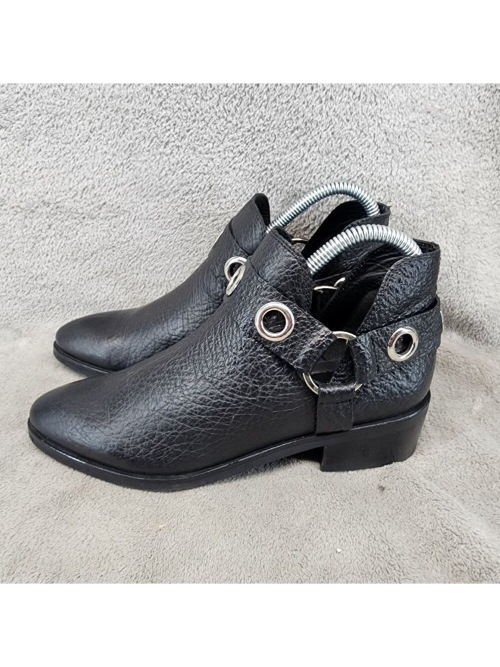 Kaanas Shoes Womens Size 6.5 Black Leather Morelia Harness Ankle Booties *Read*